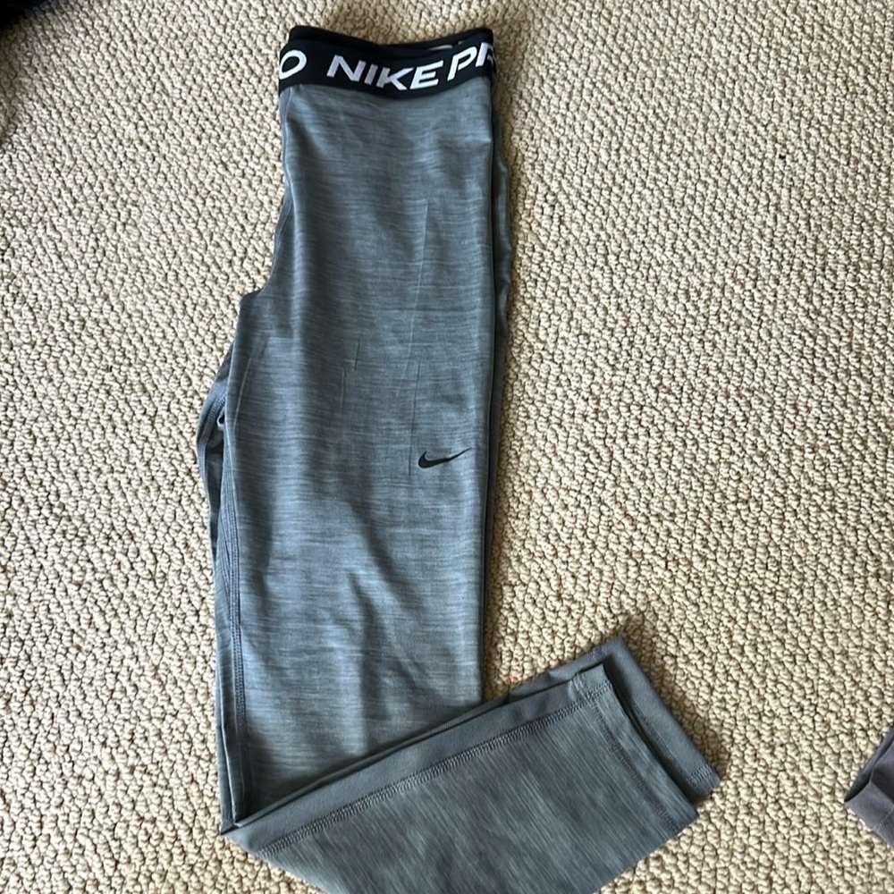 grey nike pro leggings